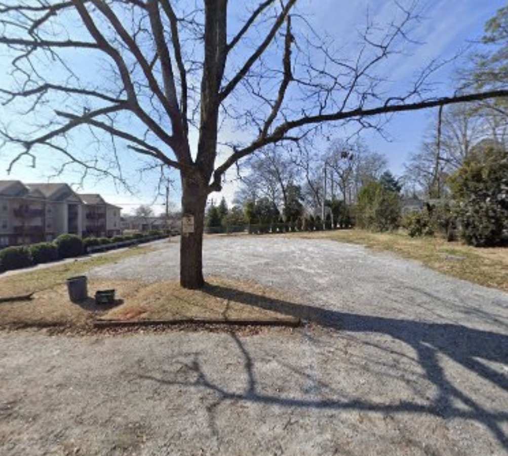 207 Pine St.